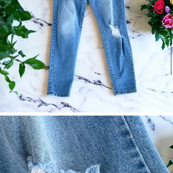 Altar'd State High Waist Distressed Jeans Size 30 - Picture 9 of 10